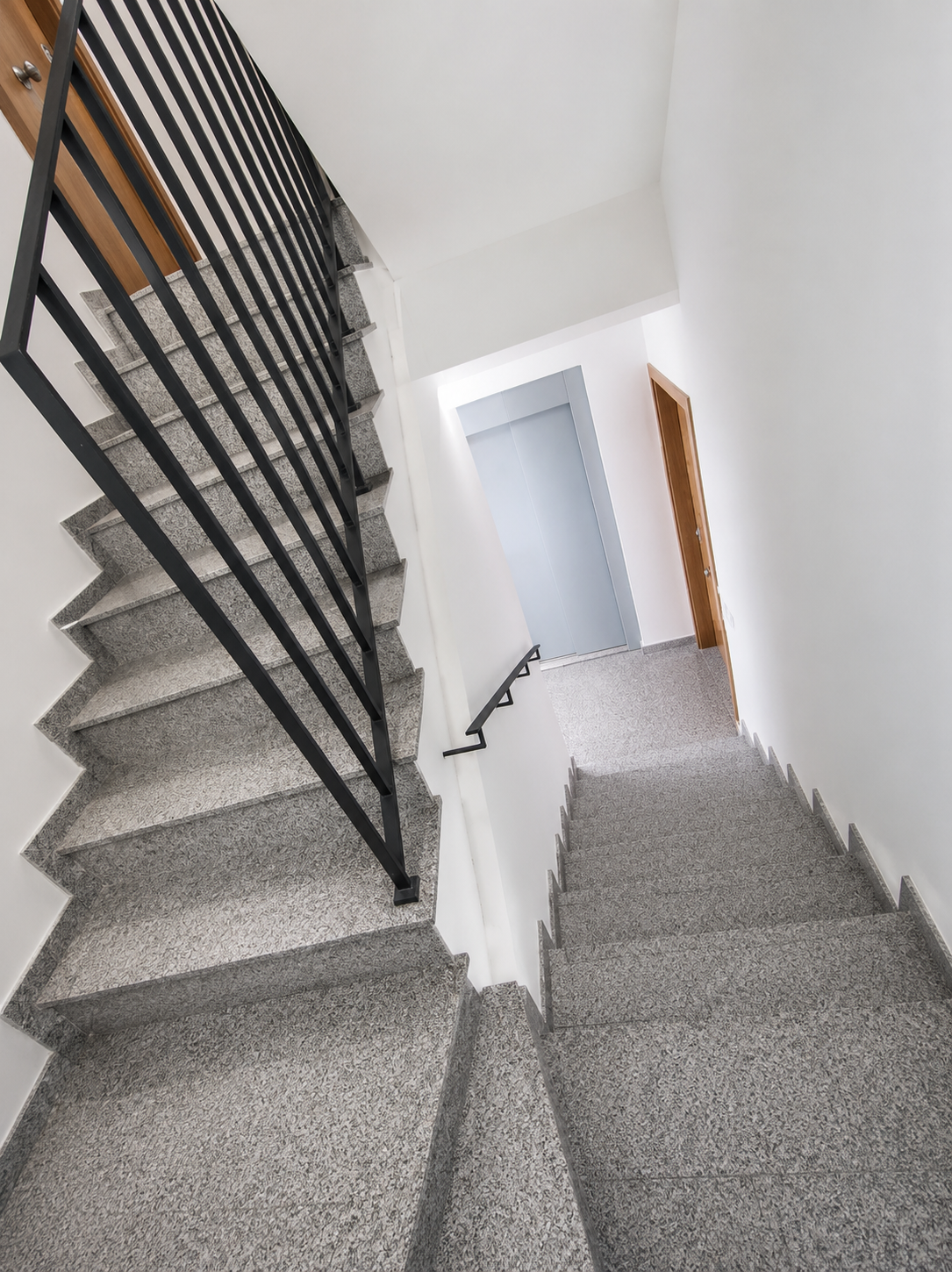 Escalera interior de una vivienda de Joan Maragall